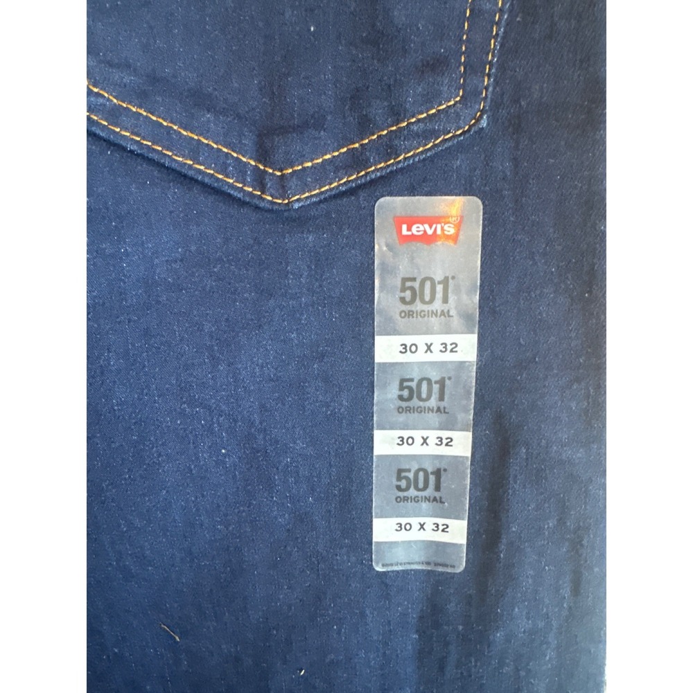 Levis 501 Original Fit Mens Jeans Dark Wash Indigo Blue Button Fly 30x32 NEW - Picture 5 of 5